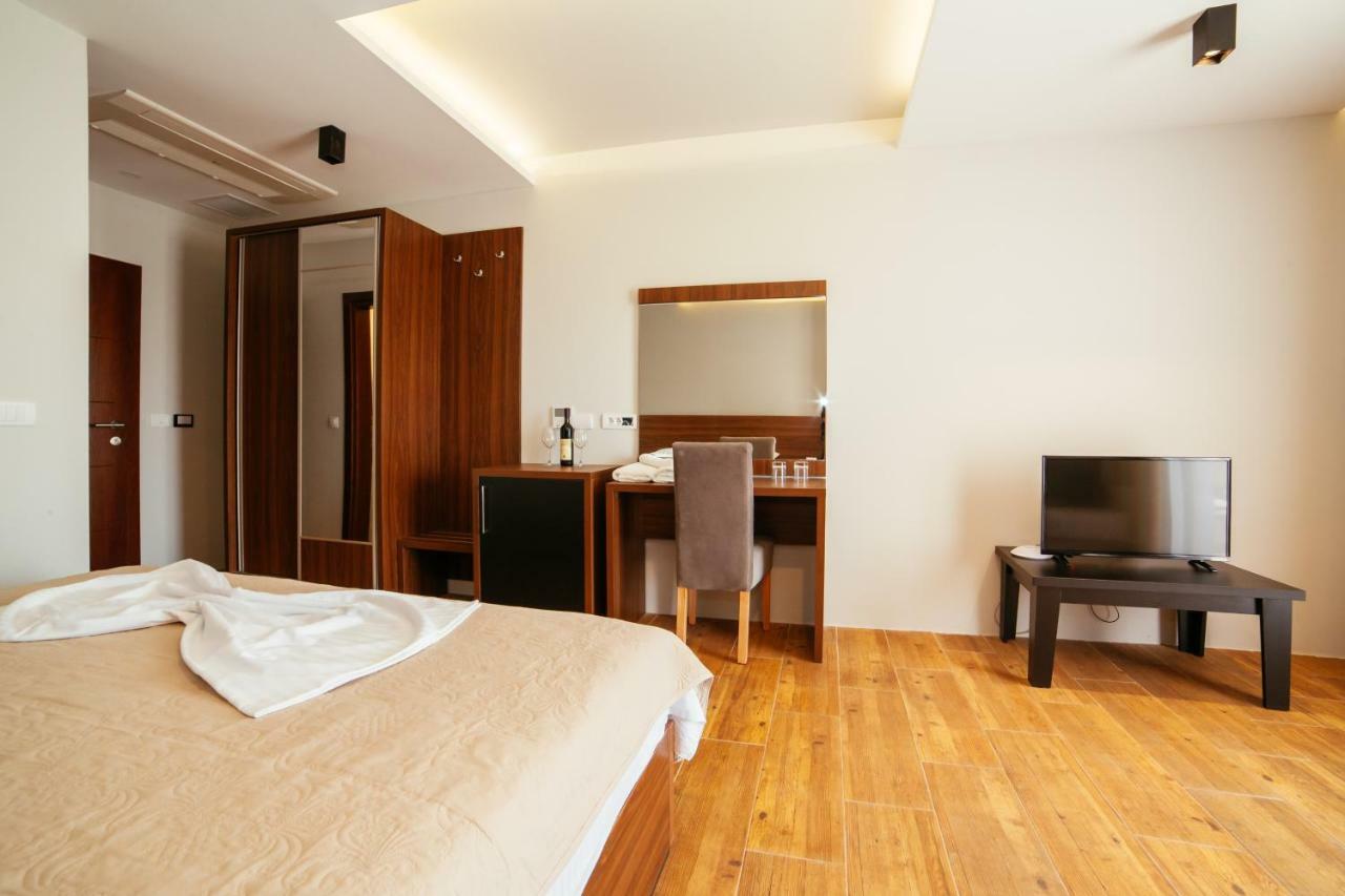 Adriatica Sea & Sun Bed and Breakfast Ulcinj Exterior foto